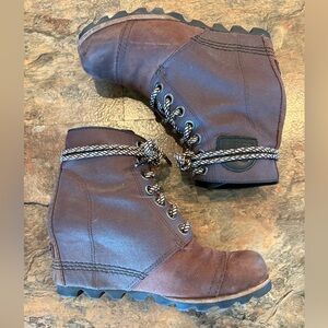 Sorel Women's Lexie Wedge Boots brown leather and canvas 7.5